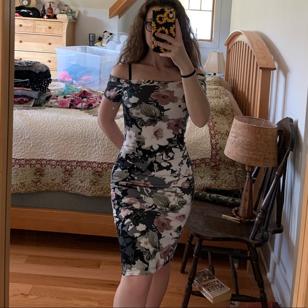 NWT gorgeous floral bodycon dress